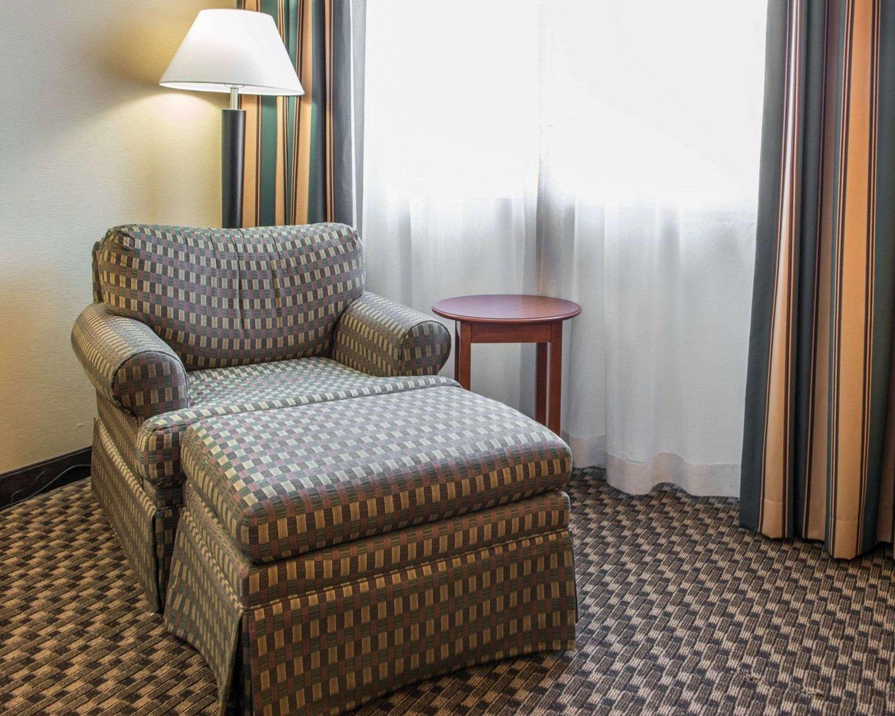 Mainstay Suites Verona Dış mekan fotoğraf
