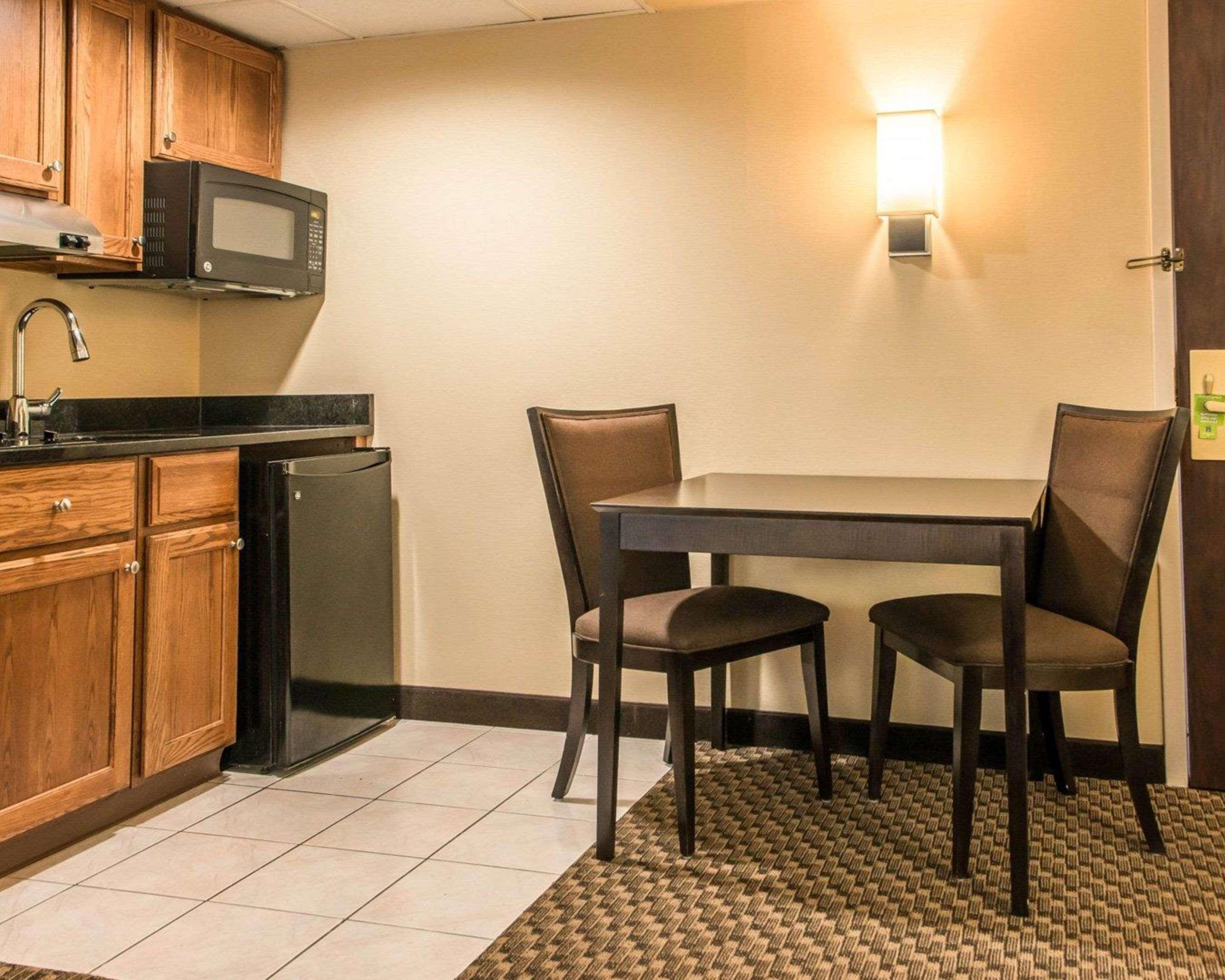 Mainstay Suites Verona Dış mekan fotoğraf