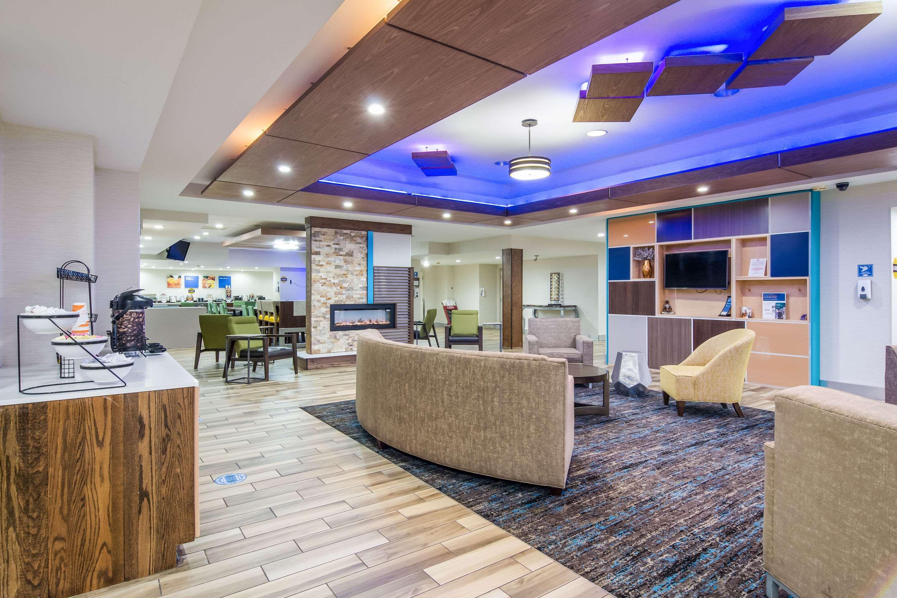 Mainstay Suites Verona Dış mekan fotoğraf