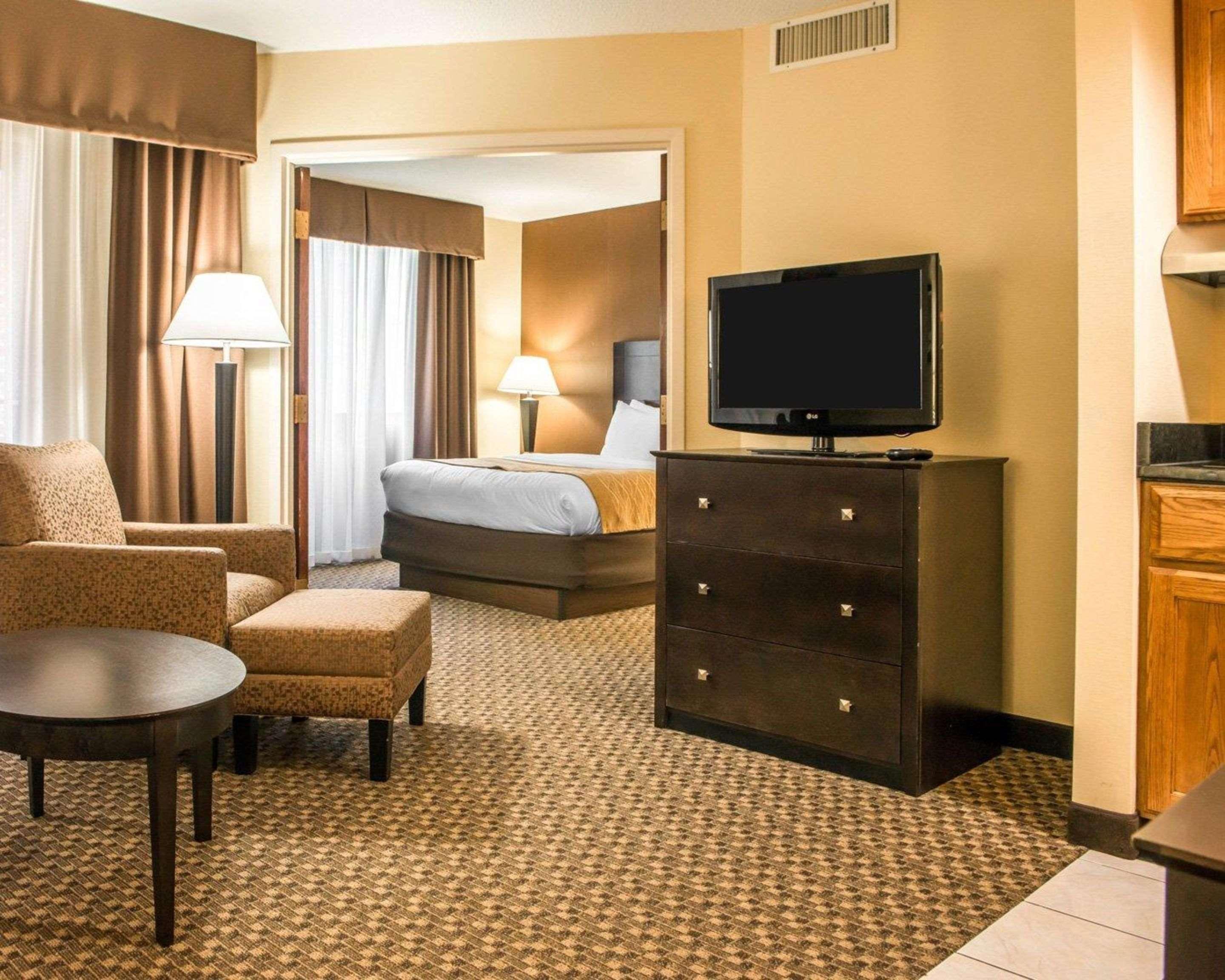 Mainstay Suites Verona Dış mekan fotoğraf