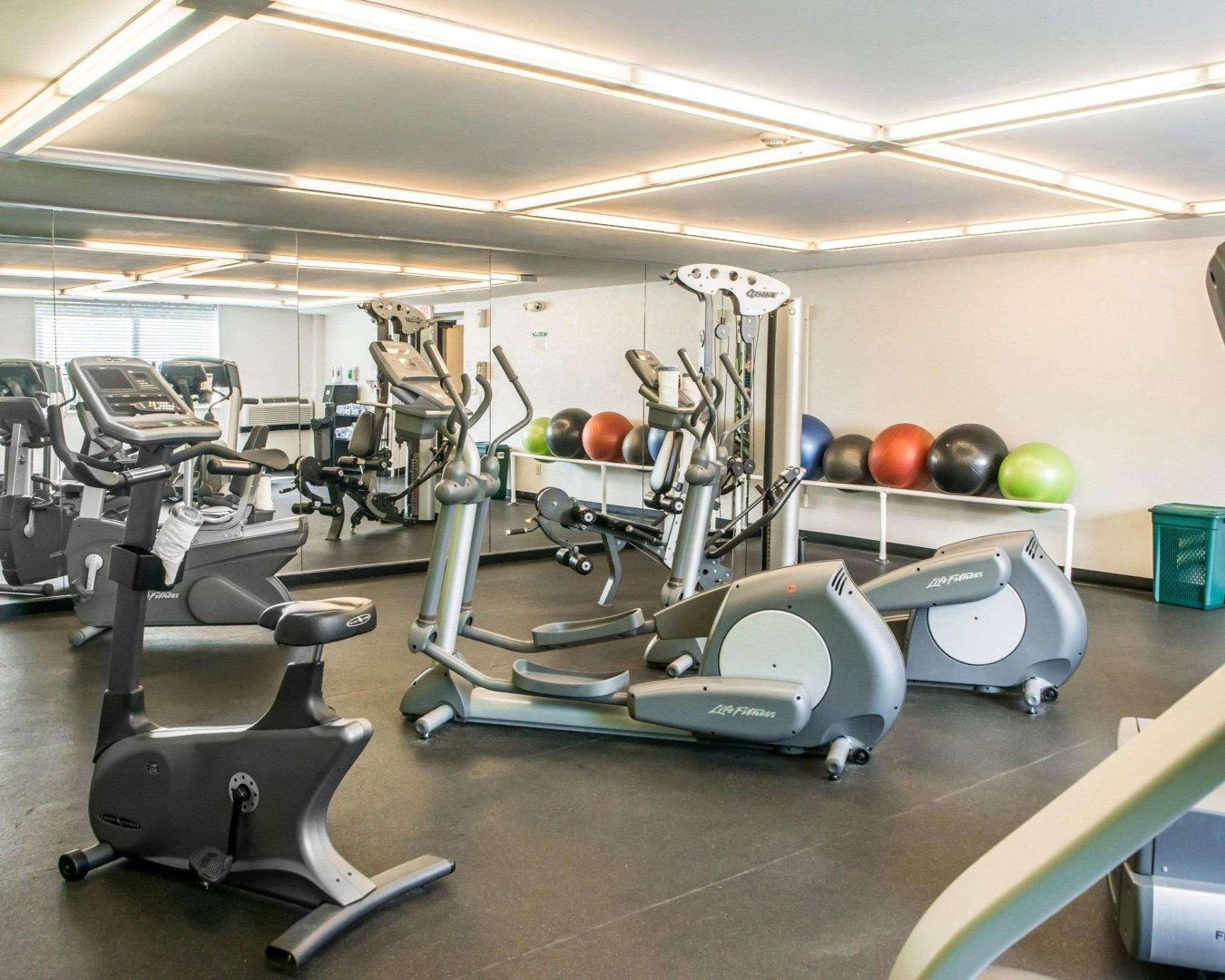 Mainstay Suites Verona Dış mekan fotoğraf