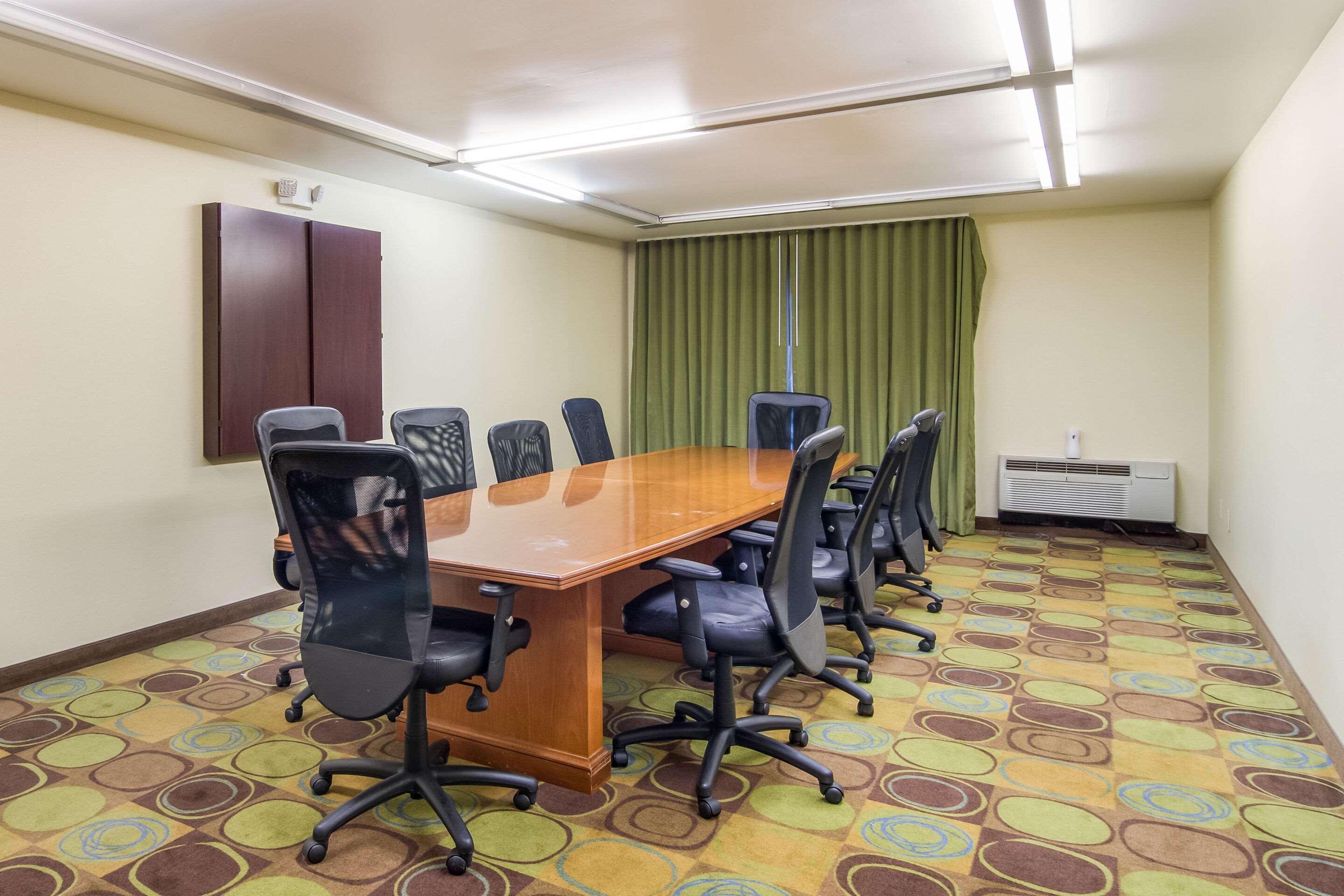 Mainstay Suites Verona Dış mekan fotoğraf
